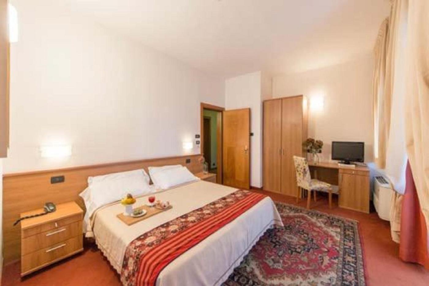 Hotel Lux Alessandria Eksteriør billede