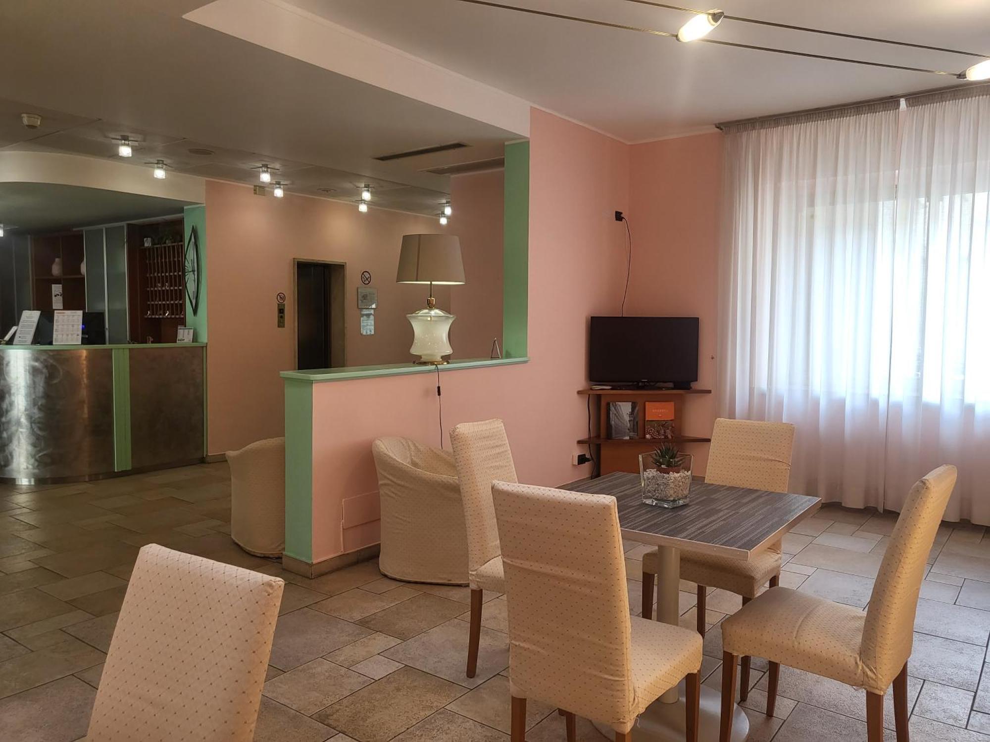Hotel Lux Alessandria Eksteriør billede