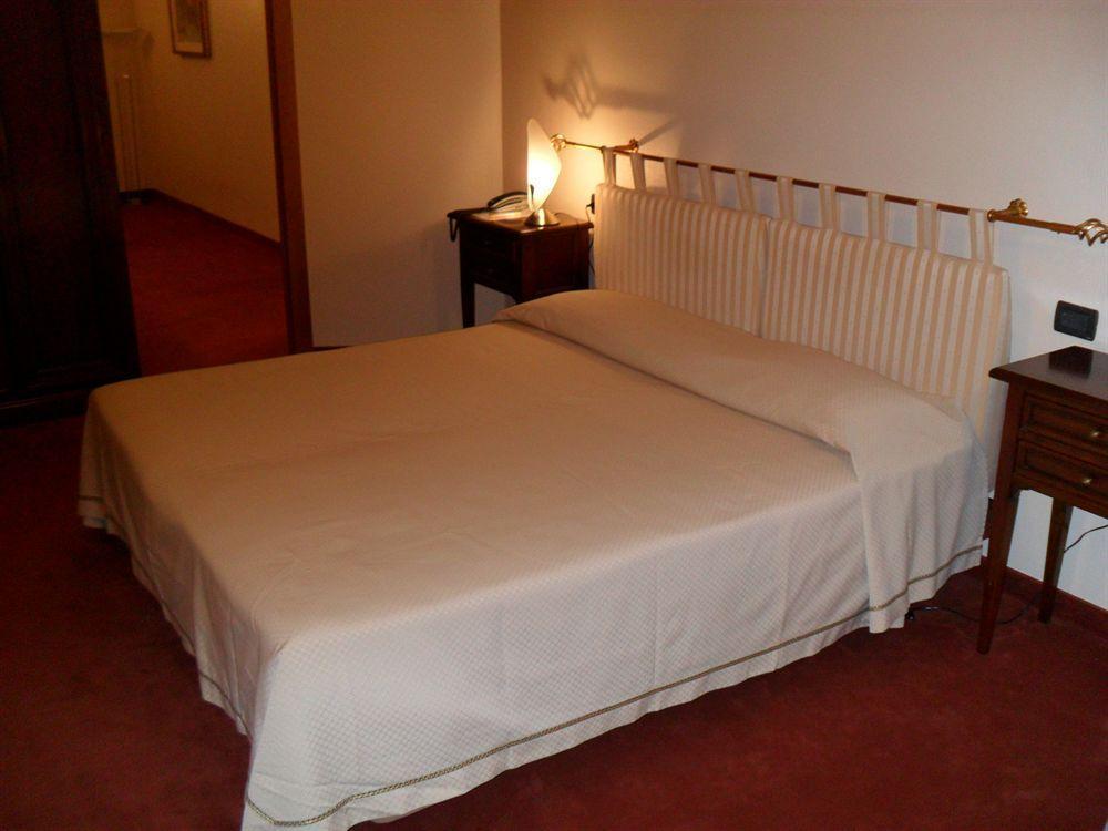 Hotel Lux Alessandria Eksteriør billede