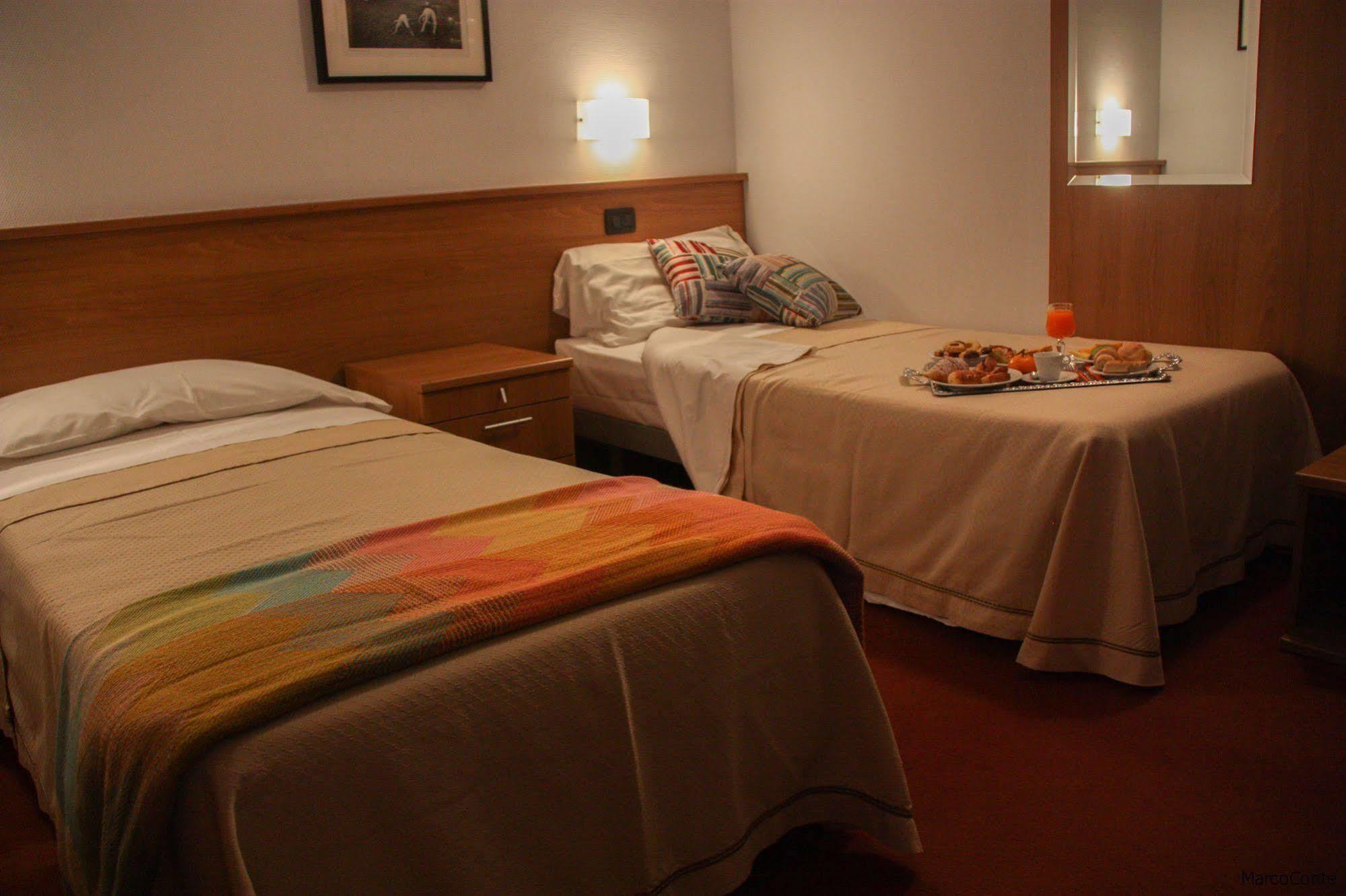 Hotel Lux Alessandria Eksteriør billede