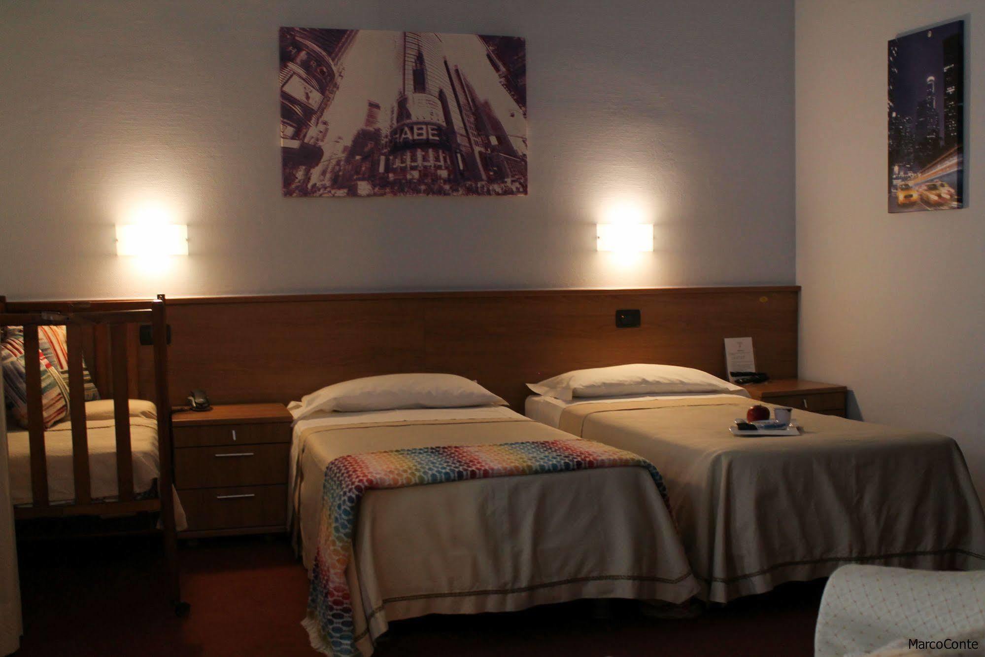 Hotel Lux Alessandria Eksteriør billede