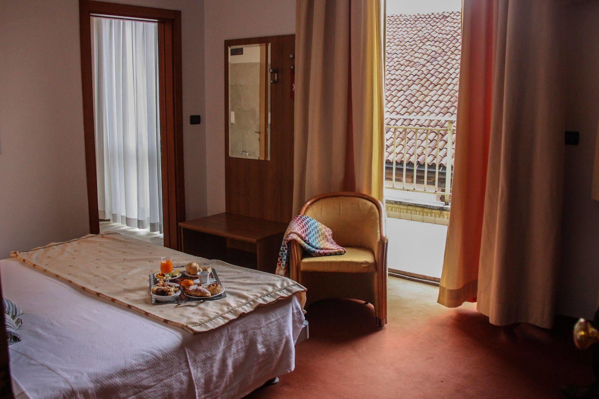 Hotel Lux Alessandria Eksteriør billede
