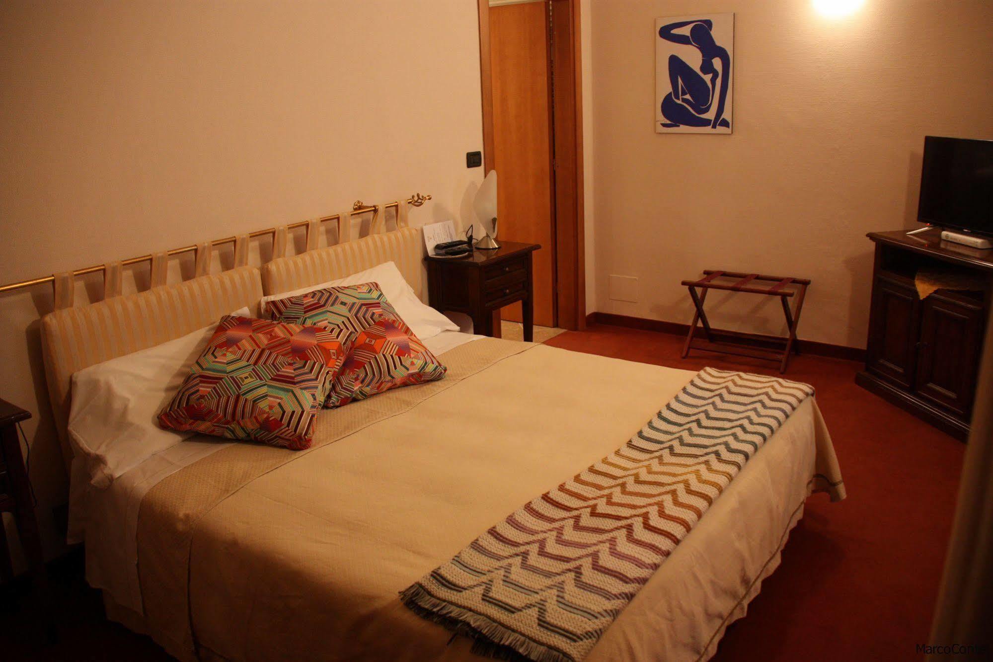 Hotel Lux Alessandria Eksteriør billede
