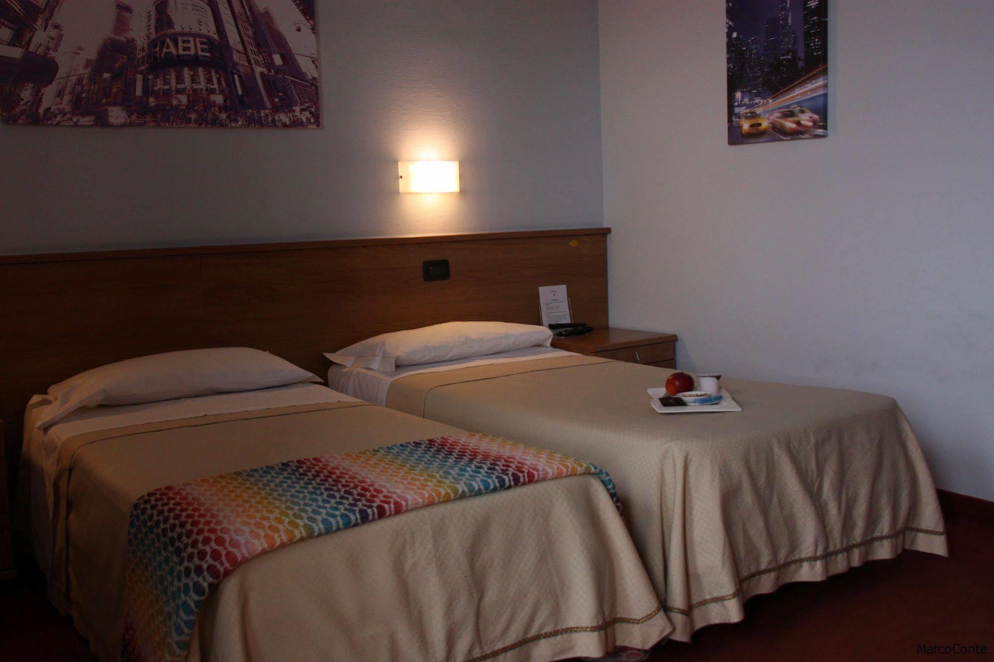 Hotel Lux Alessandria Eksteriør billede